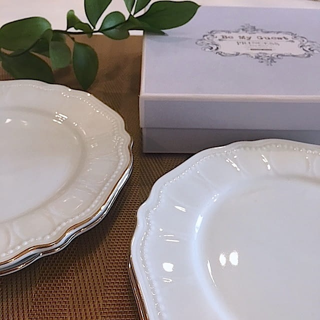Talerze deserowe z porcelany
