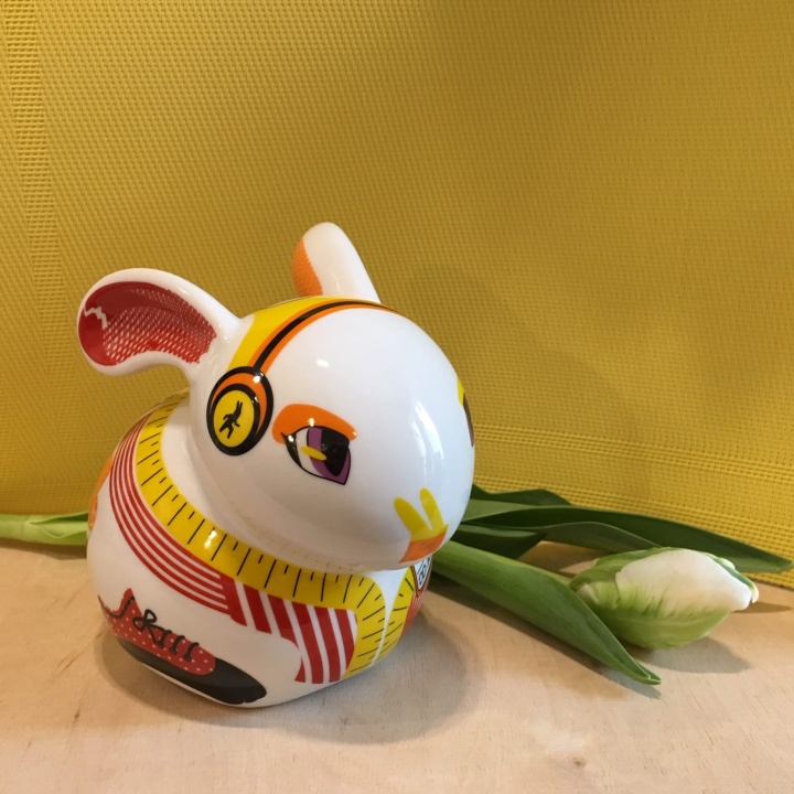 Duża skarbonka porcelanowa otwierana