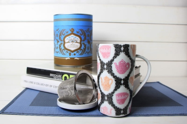 Kubek porcelanowy z zaparzaczem 350 ml