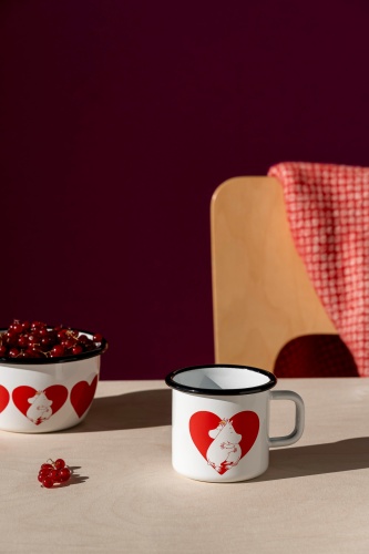 Moomin enamel mug Heart 3,7dl_1725-037-02_6416114972500_setting.jpg